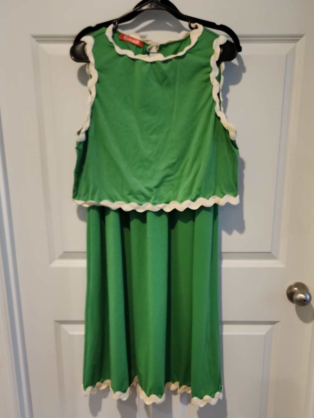 Green Scallop-Trim Sleeveless 2 Piece Set Sz L